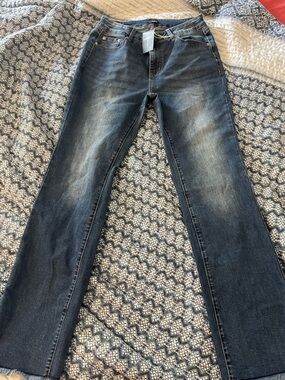 Women’s Boot Cut Jeans in Dark Blue Wash